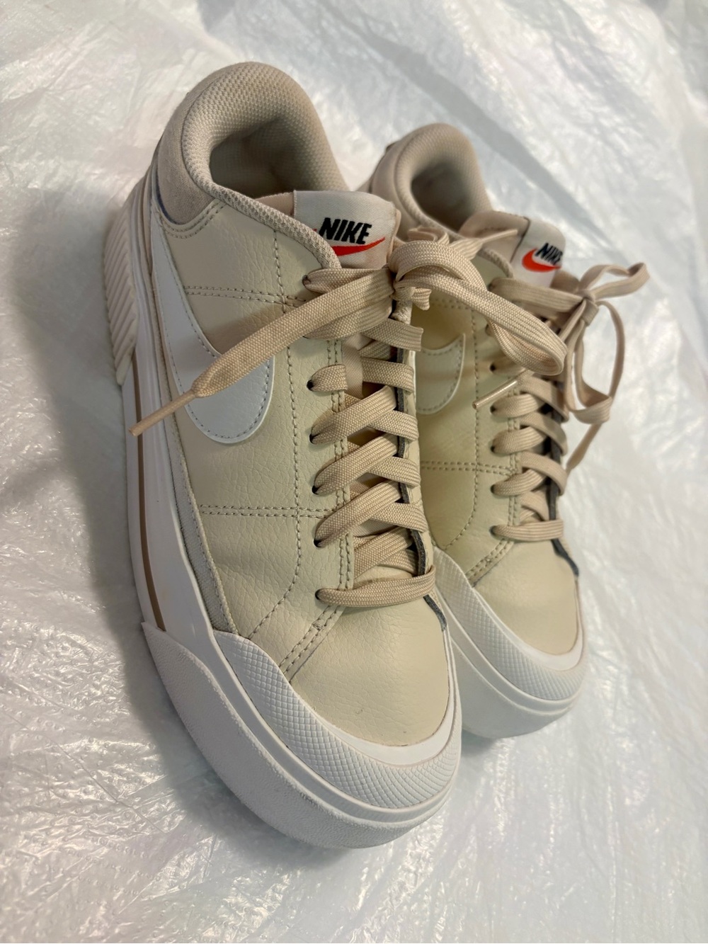 Nike Men’s Cream and White Low-Top Sneakers